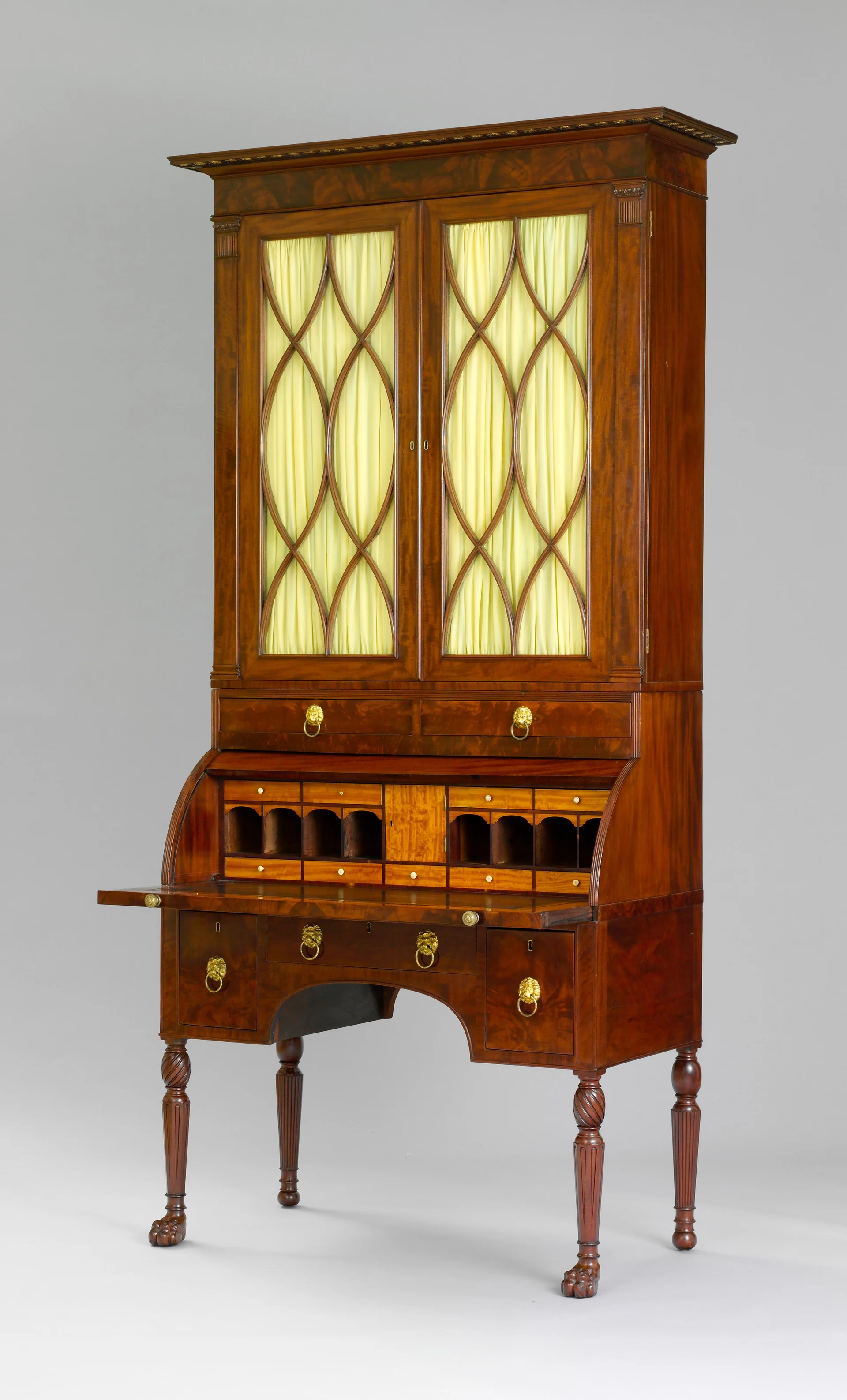 Cylinder Desk and Bookcase, приписывается Duncan Phyfe, Нью-Йорк, 1815–1820. The Metropolitan Museum of Art, Open Access / Public Domain.